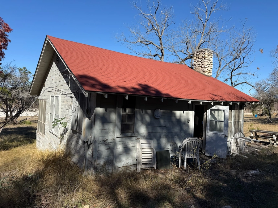 Structure to be demolished at  470 Cade Loop