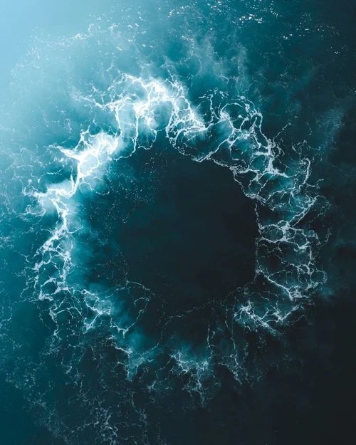 Blue ocean water funnel