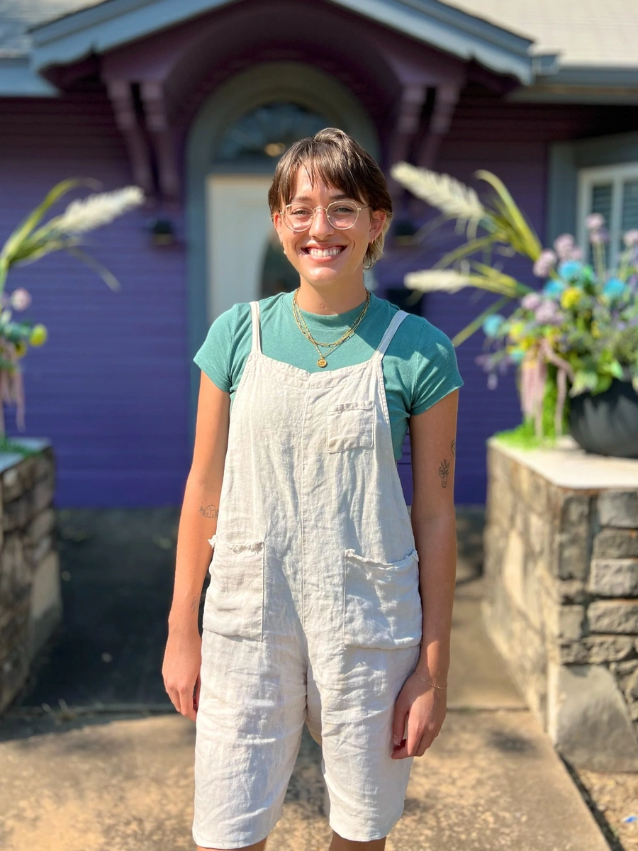 Photo of Jourdan Bartels in front of Selva Wellness Collective