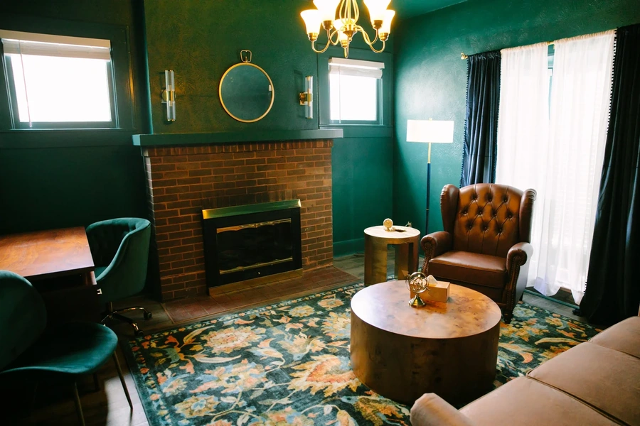 Selva's green therapy room