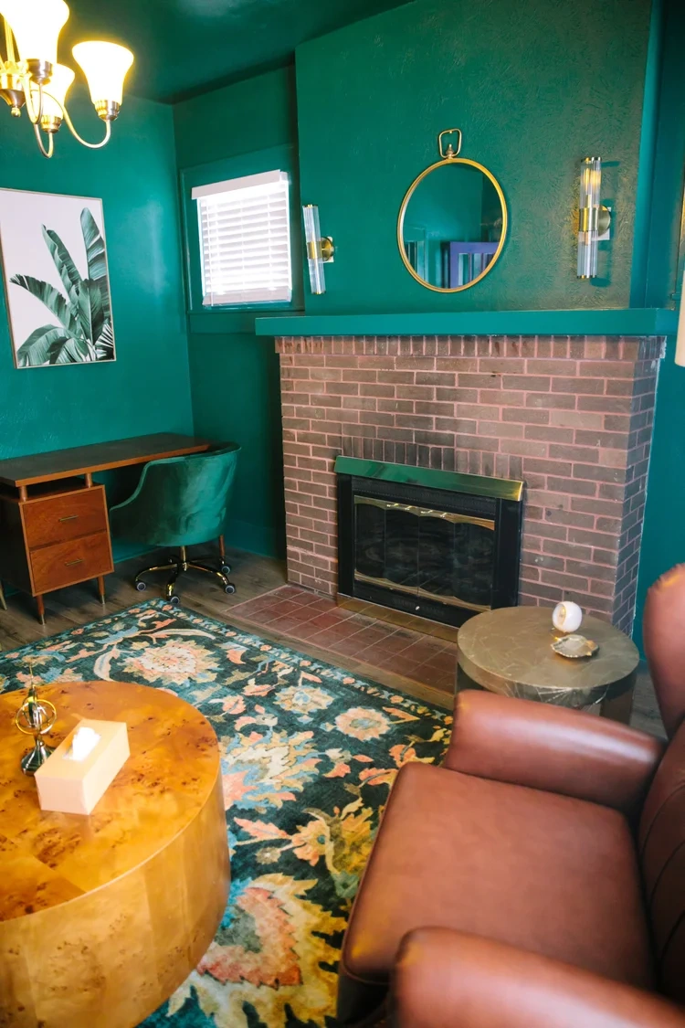 Selva's green therapy room