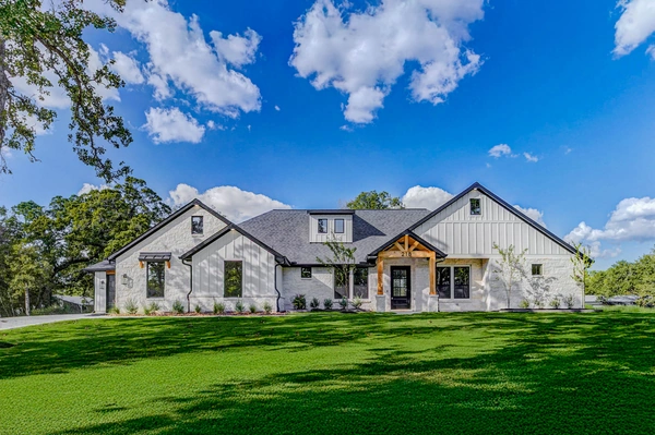 View from street of  Garret Circle Custom Home in Bellville TX