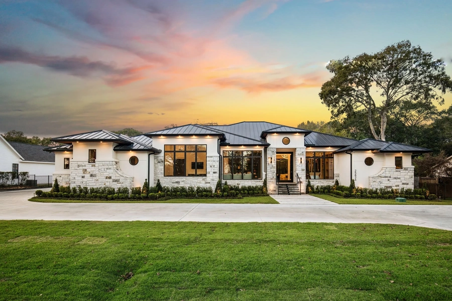 Exterior of a custom build by Vintage Luxury Builders