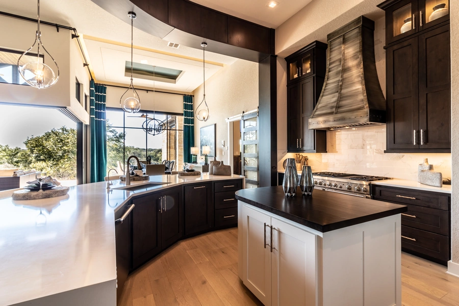 Example of a kitchen by Vintage Luxury Builders